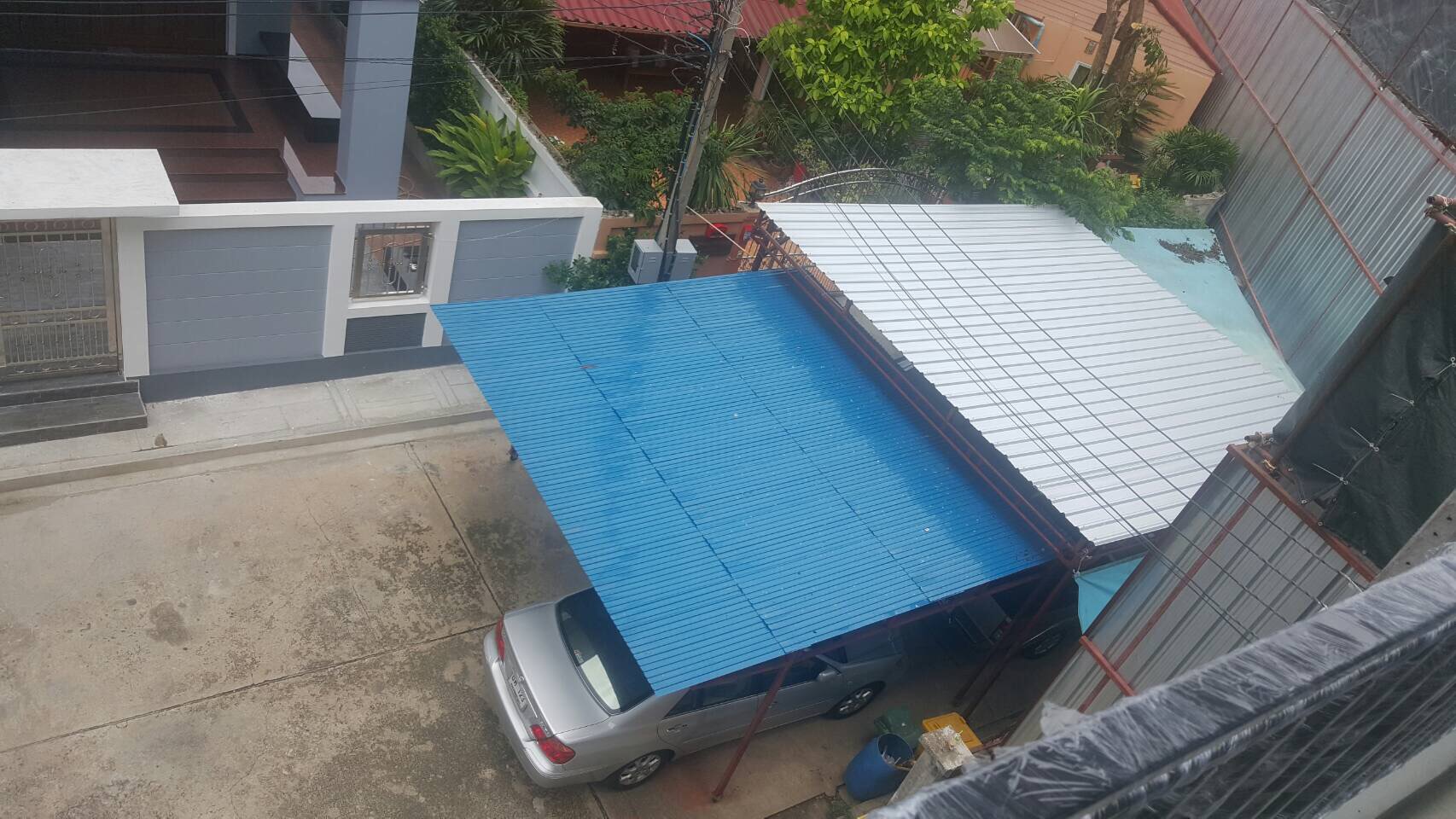 ต่อเติมที่จอดรถล้ำที่สาธารณะ