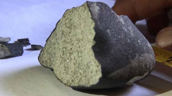 หินประหลาดร่วงจากฟ้า