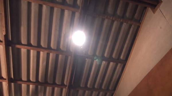 หินประหลาดร่วงจากฟ้า