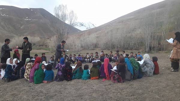 ครูแปลงจักรยานเป็นห้องสมุดเคลื่อนที่ หอบหนังสือแจกเด็กในพื้นที่กันดาร