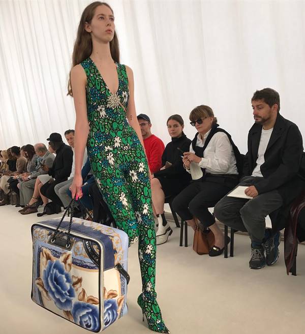กระเป๋า balenciaga