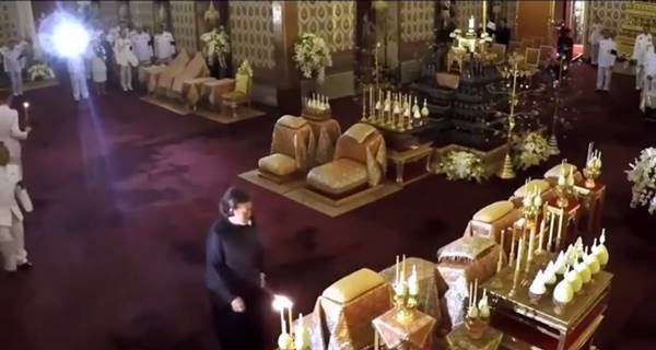 ในหลวงสวรรคต
