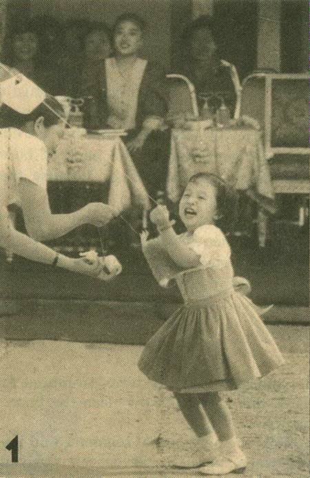 องค์ภา ทรงพระเยาว์