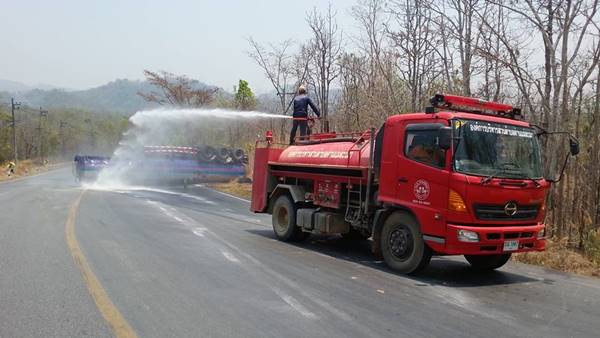 รถบรรทุกน้ำมันคว่ำ