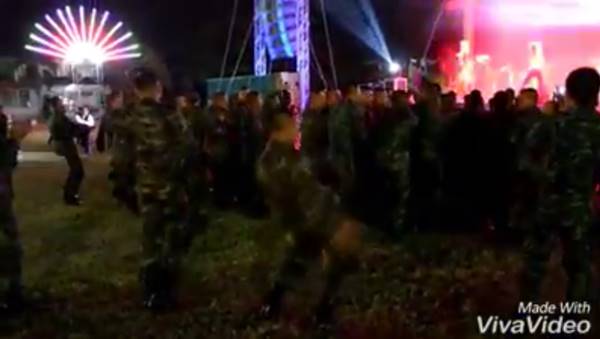 ทหารเต้น