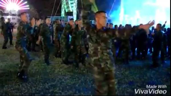 ทหารเต้น