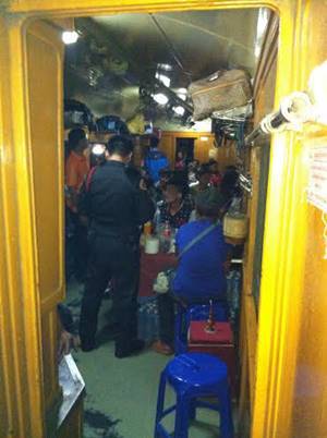 รถไฟขายที่นั่งเถื่อน