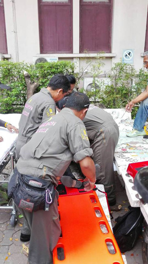 ต้นจามจุรีล้มทับนักศึกษา