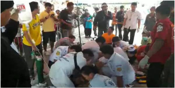 เด็กโดนเพื่อนถีบตกน้ำ