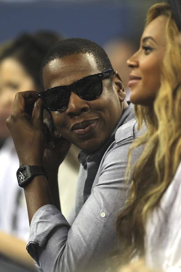 พล.อ. ประวิตร แหวนเพชร นาฬิกา