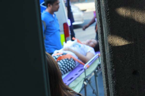 ฝ่าไฟแดงช่วยคน