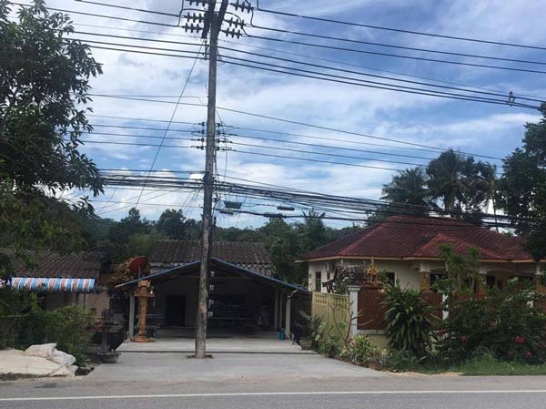 ย้ายเสาไฟฟ้า