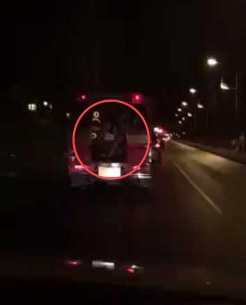 มีเซ็กส์บนรถ