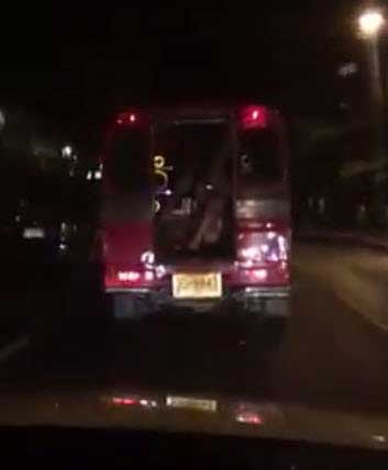 มีเซ็กส์บนรถ