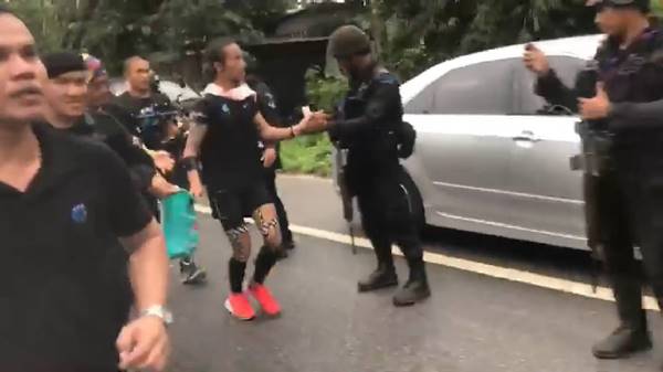 ตูน บอดี้สแลม