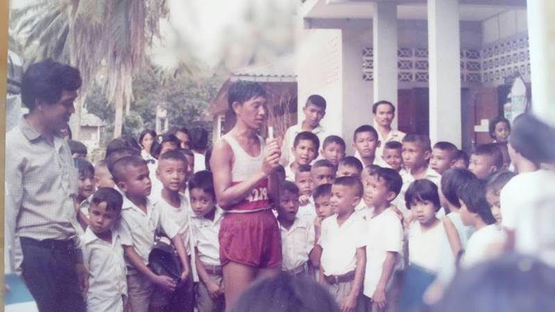 ก้าวคนละก้าว