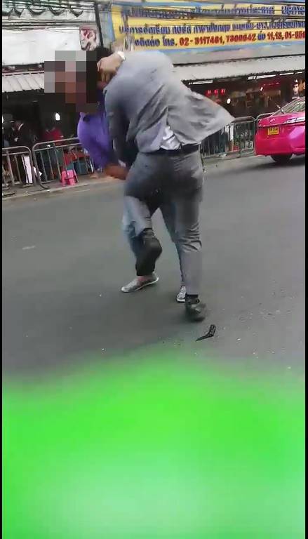 คนต่อยกัน