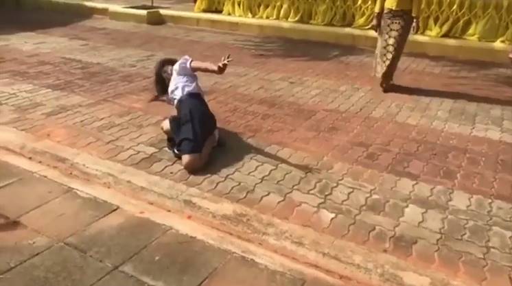 นักเรียนองค์ลง