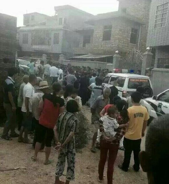 น่วม ! 2 โจรขโมยหมาไปกินโดนชาวบ้านจับมัด-ซ้อม 9 ชั่วโมง เอาซากหมาห้อยคอ 