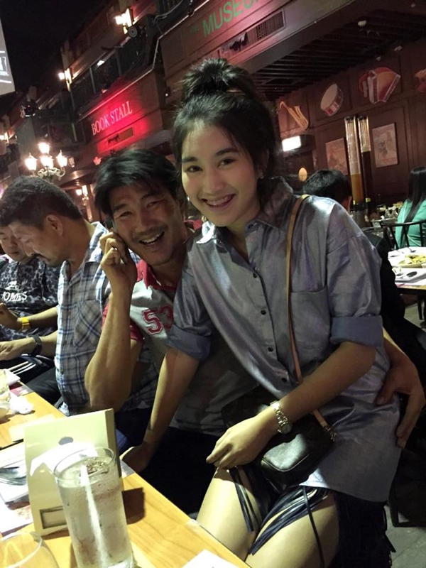 ลูกสาว สมรักษ์ คำสิงห์ สวยและน่ารักจริง ๆ ไม่ได้โม้