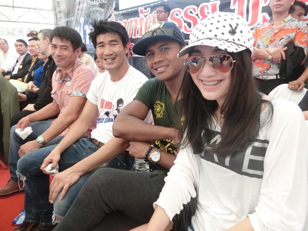 ลูกสาว สมรักษ์ คำสิงห์ สวยและน่ารักจริง ๆ ไม่ได้โม้