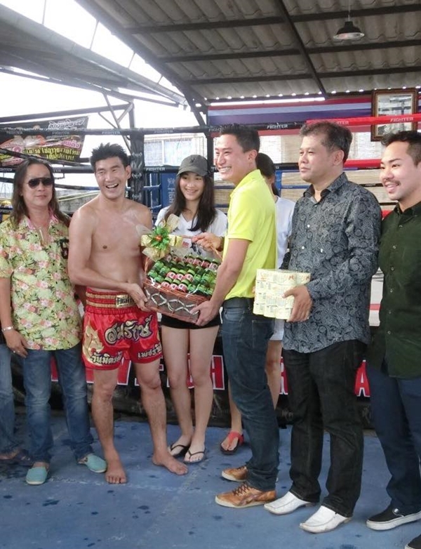 ลูกสาว สมรักษ์ คำสิงห์ สวยและน่ารักจริง ๆ ไม่ได้โม้