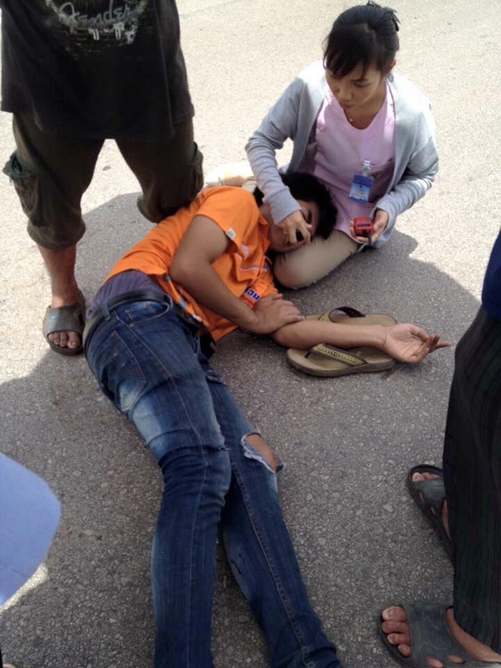 หมอช่วยคนเจ็บกลางถนน