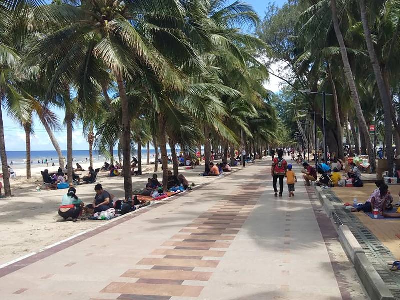 เปิดหาดบางแสน