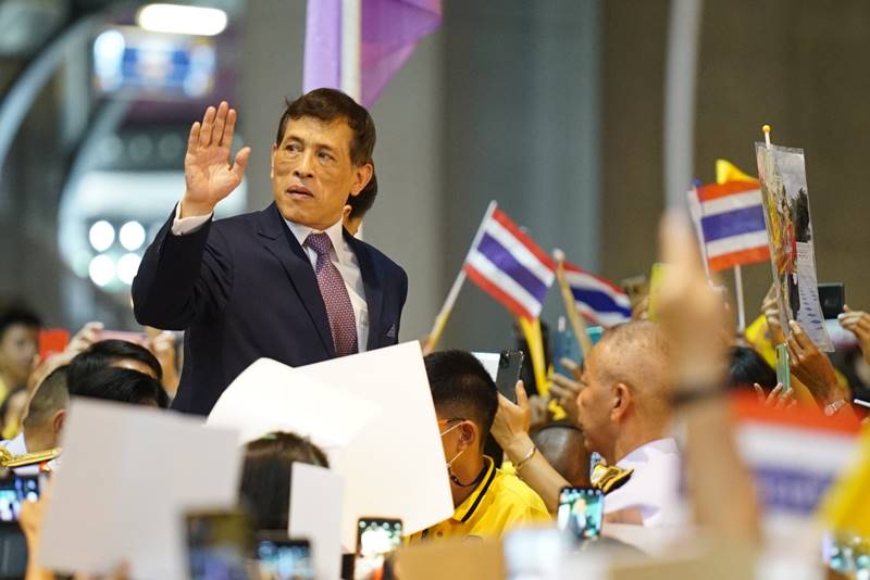 ในหลวง พระราชินี เสด็จฯ