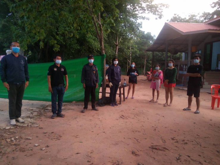 กักตัวเล่นไพ่