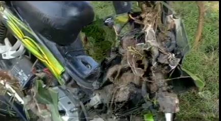 ขี่มอเตอร์ไซค์บนทางรถไฟ