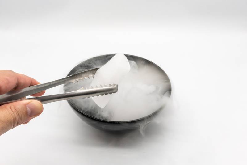 น้ำแข็งแห้งกินได้ไหม