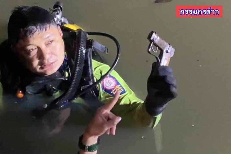 นักเรียนทำปืนลั่นใส่เพื่อน