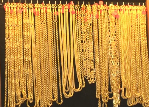 ราคาทองคำวันนี้ 25 เมษายน 2556 ขยับขึ้น 200 บาท 