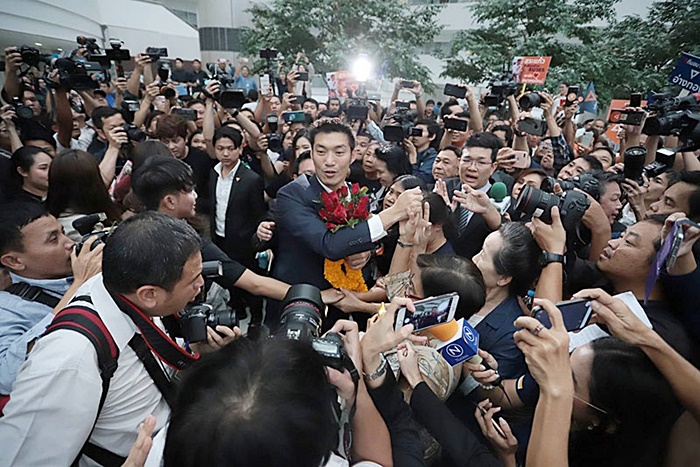 กกต. ฟ้อง ธนาธร