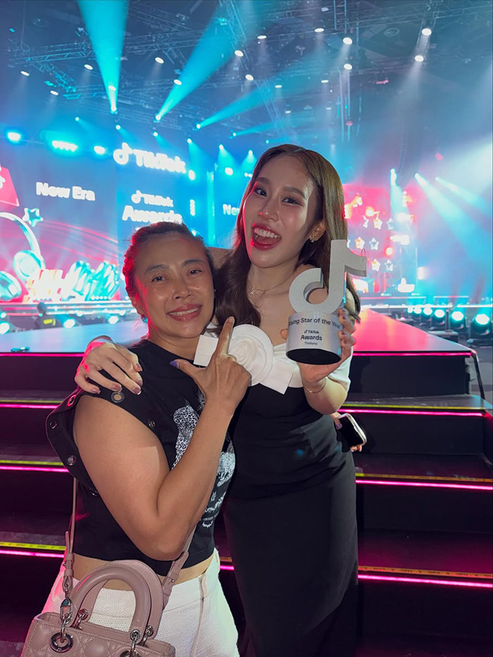 TikTok เพิกถอนรางวัล หมอมุกกินเค้ก 