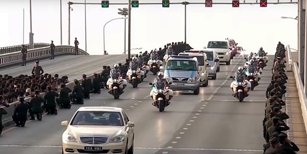 รถพระที่นั่ง เจมส์บอนด์ พิธีเคลื่อนพระบรมศพ