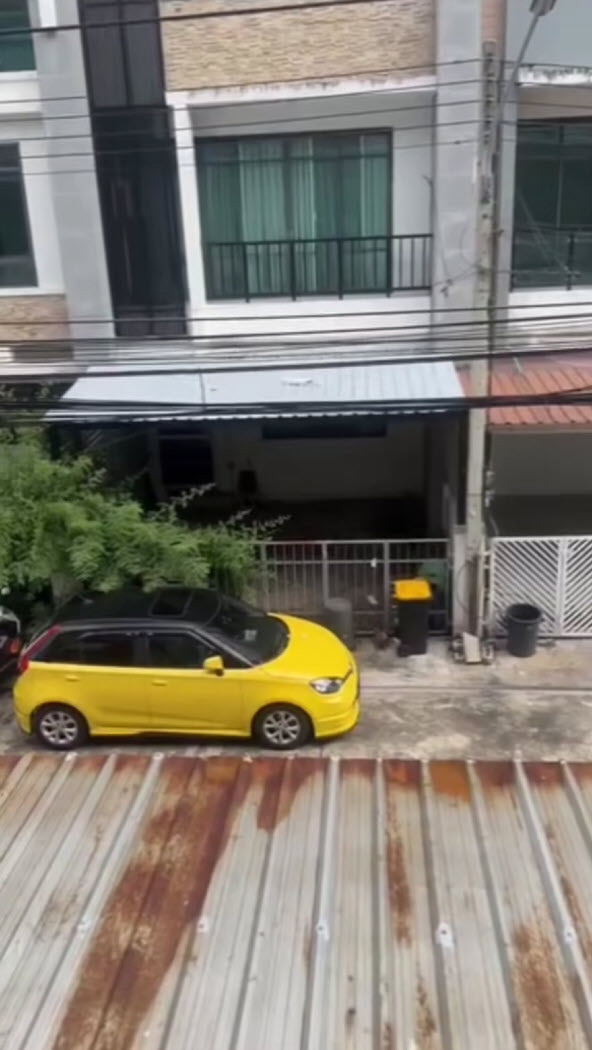 จอดรถหน้าบ้านคนอื่น