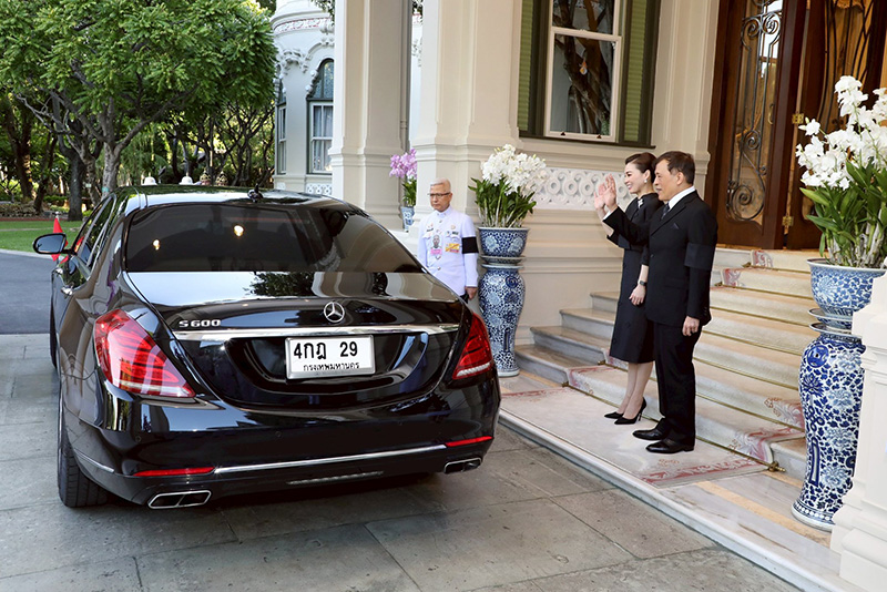 ในหลวง - พระราชินี ทรงรับ ปธน. เวียดนาม 