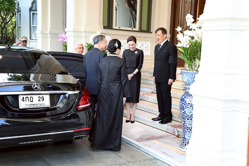 ในหลวง - พระราชินี ทรงรับ ปธน. เวียดนาม 