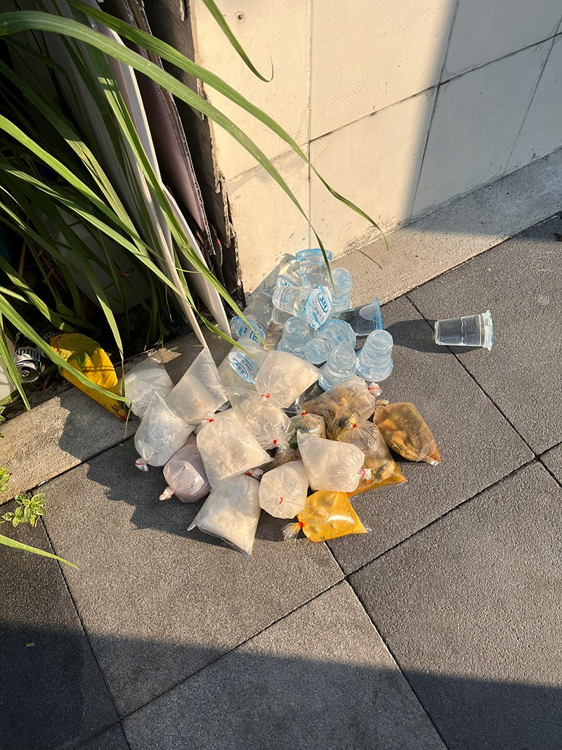 ใส่บาตร