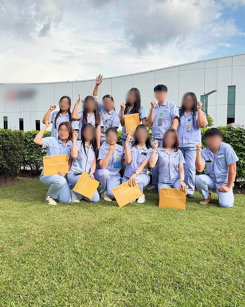 สมัครใจลาออก