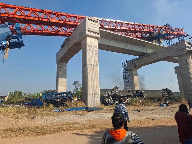 เครนรถไฟความเร็วสูงถล่ม