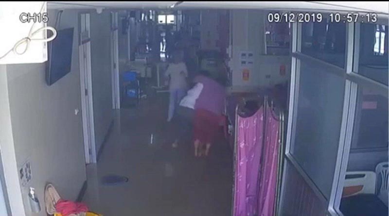 หมอถูกกรรไกแทงคอ