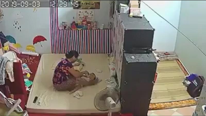 พี่เลี้ยงทารุณเด็ก