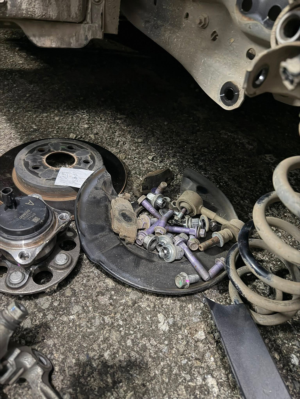 ทีมแข่งเช่ารถ แยกชิ้นส่วนอะไหล่