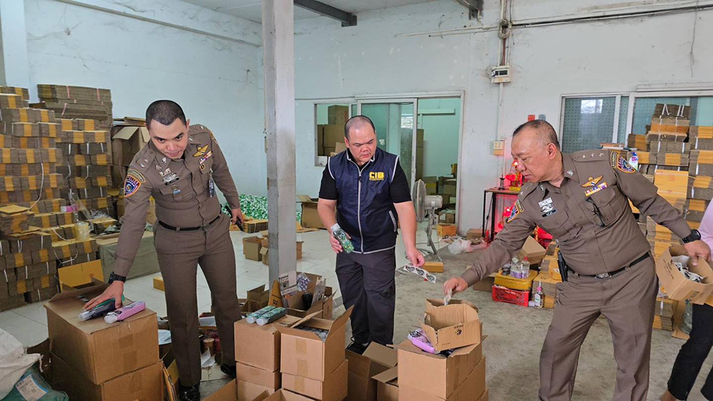 ทลายโกดังของปลอม สวมแบรนด์ดังเพียบ