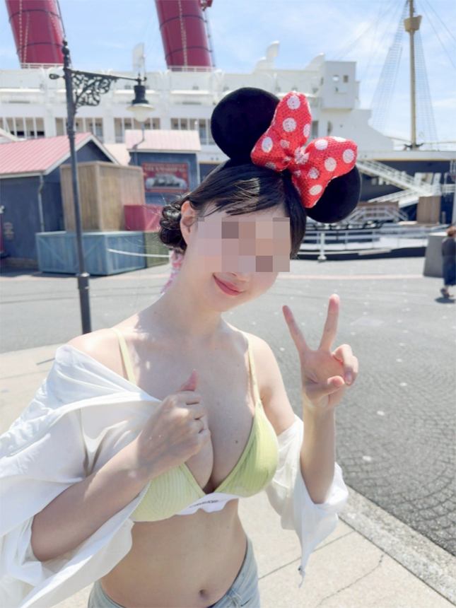 สาวญี่ปุ่นลงภาพเซ็กซี่ ในสวนสนุก