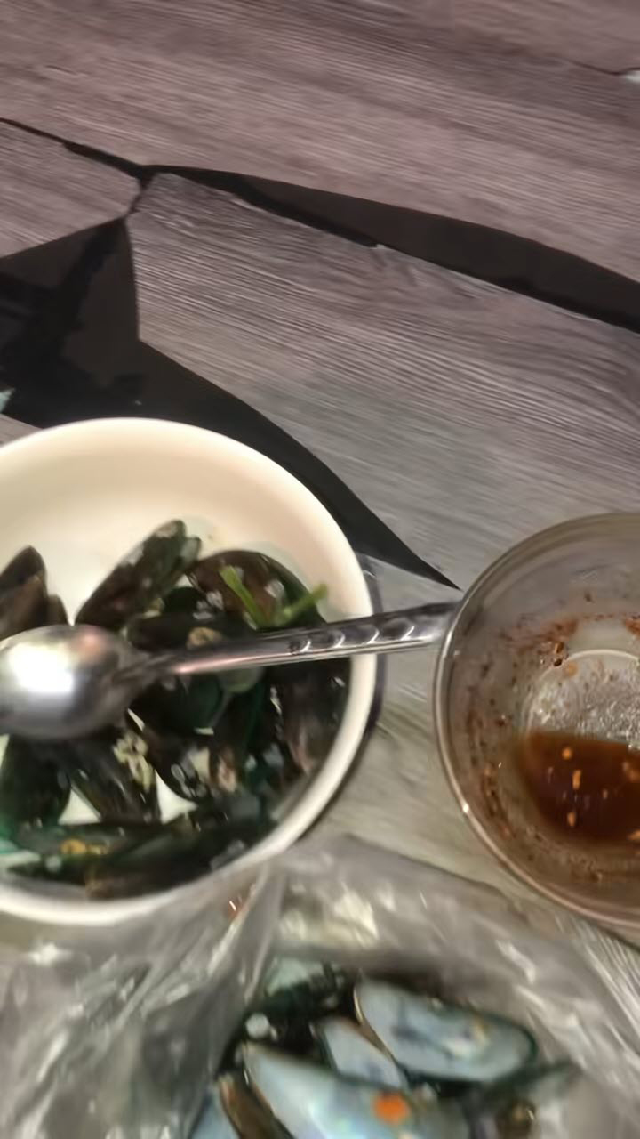 หนอนจากหอยแมงภู่