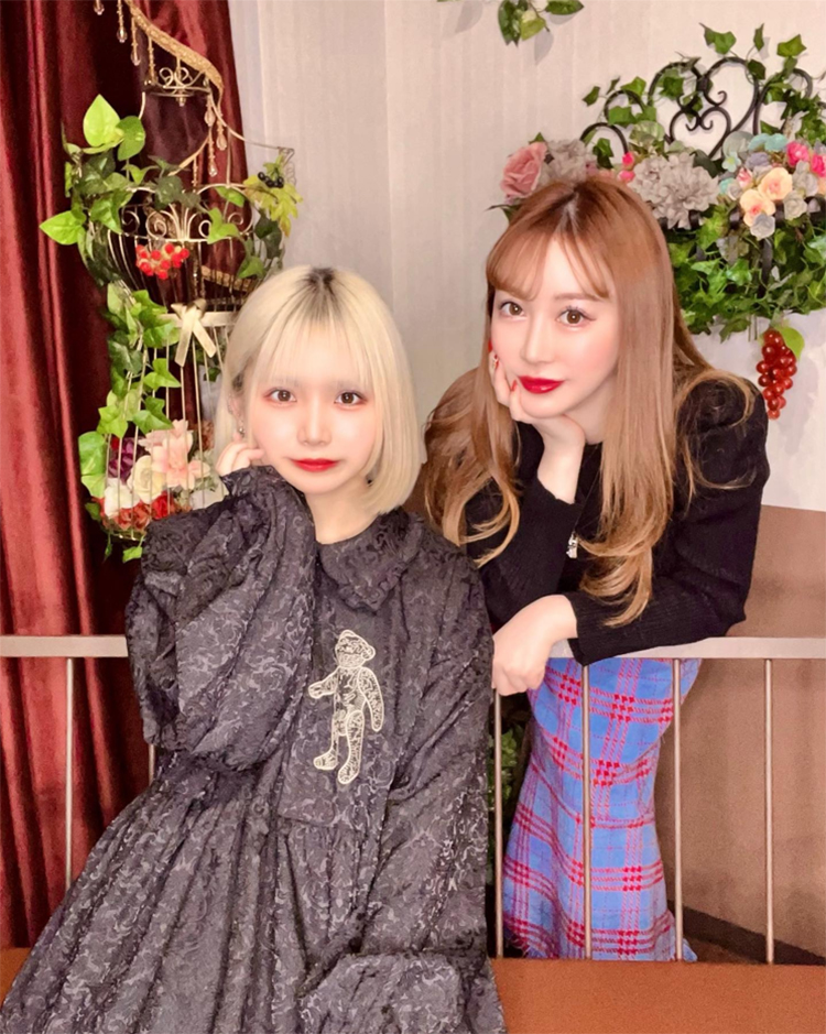 แม่ยังสาว กับลูกสาว